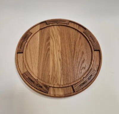 Сырная доска из дуба для дегустации, Ø33 см, с табличками от мастерской DIVIRO